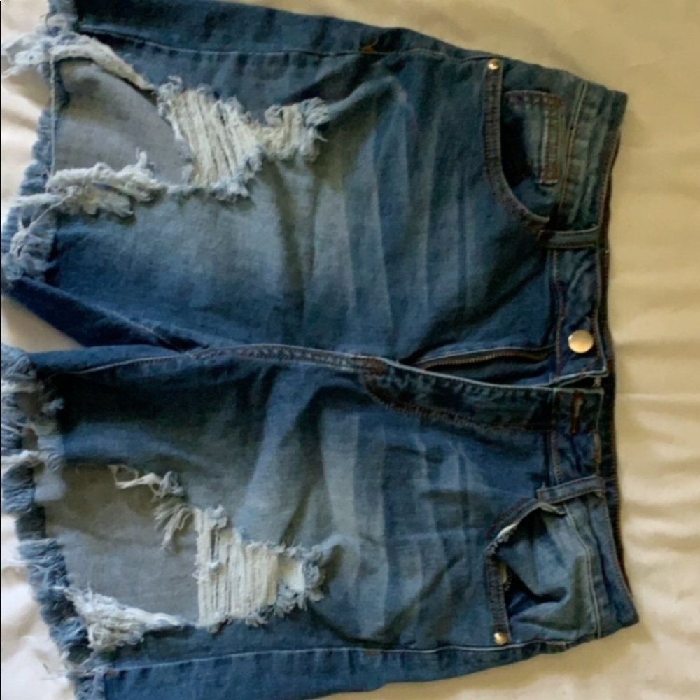 *SOLD* Fashion Nova High-Waisted Shorts